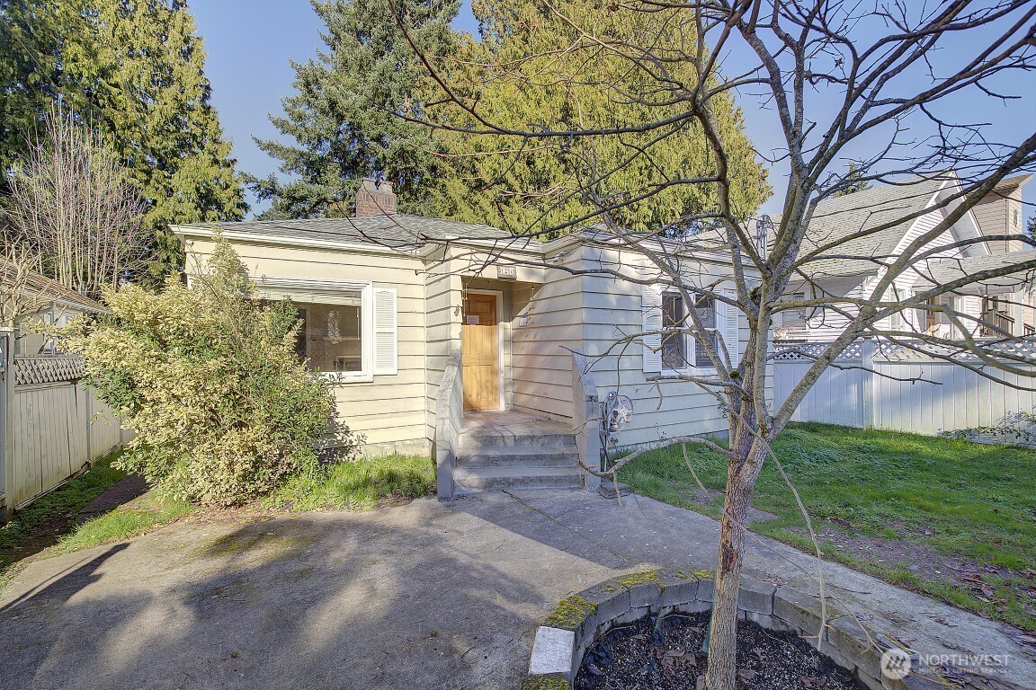 1210 NE 95th Street — photo
