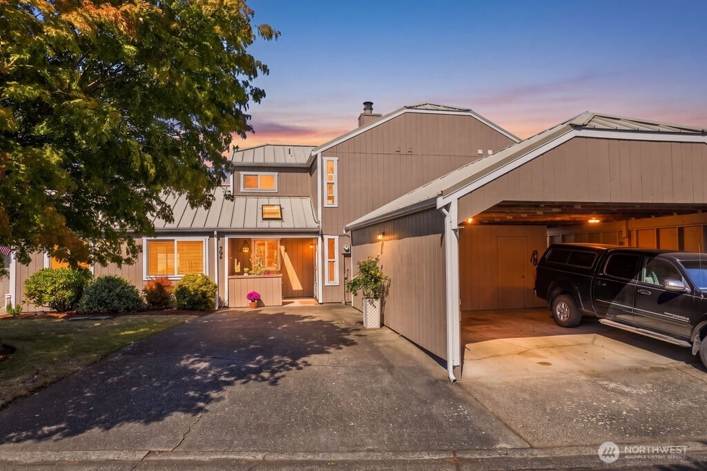 504 W Bowman Court — photo