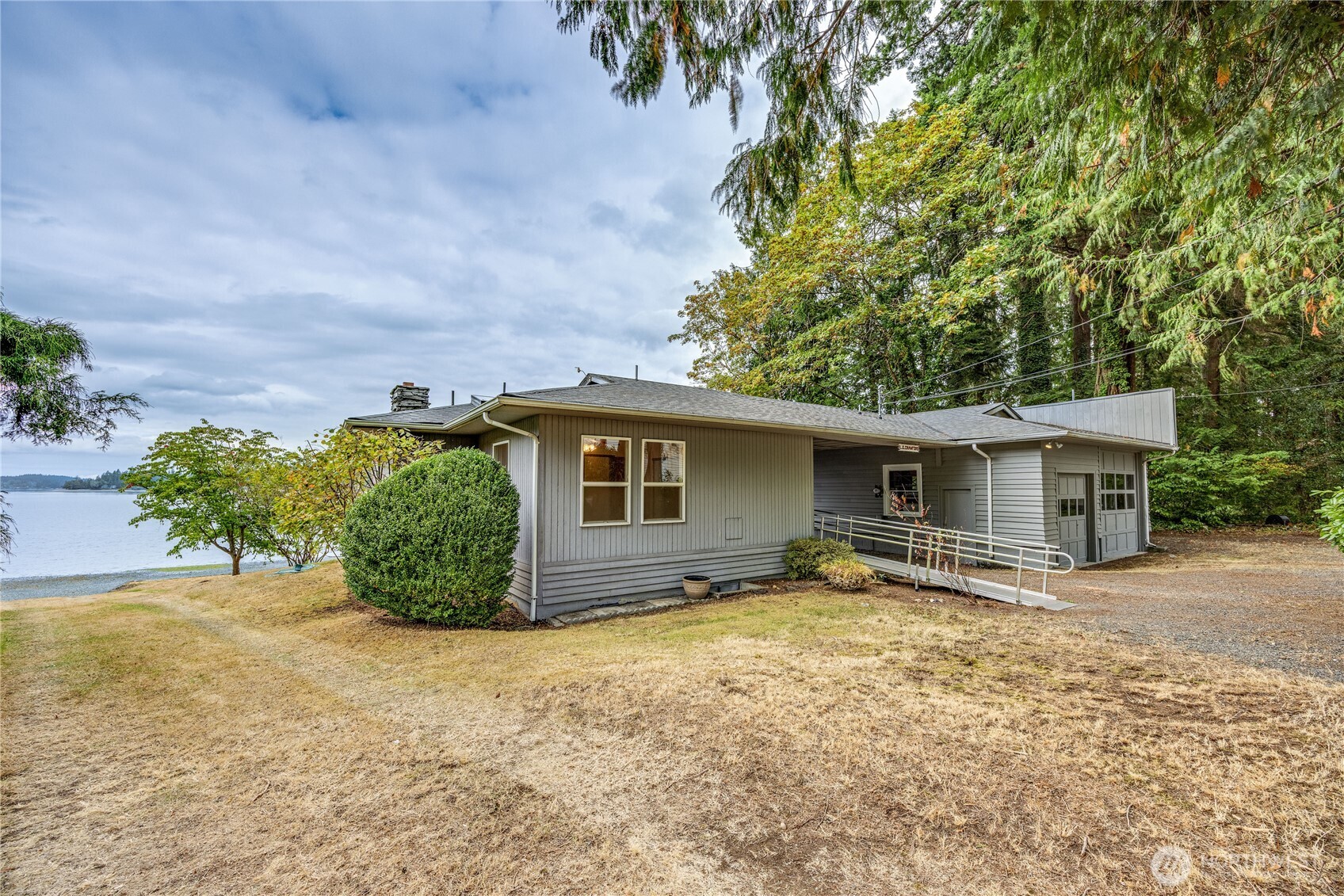 1536 Shorewood Drive — photo