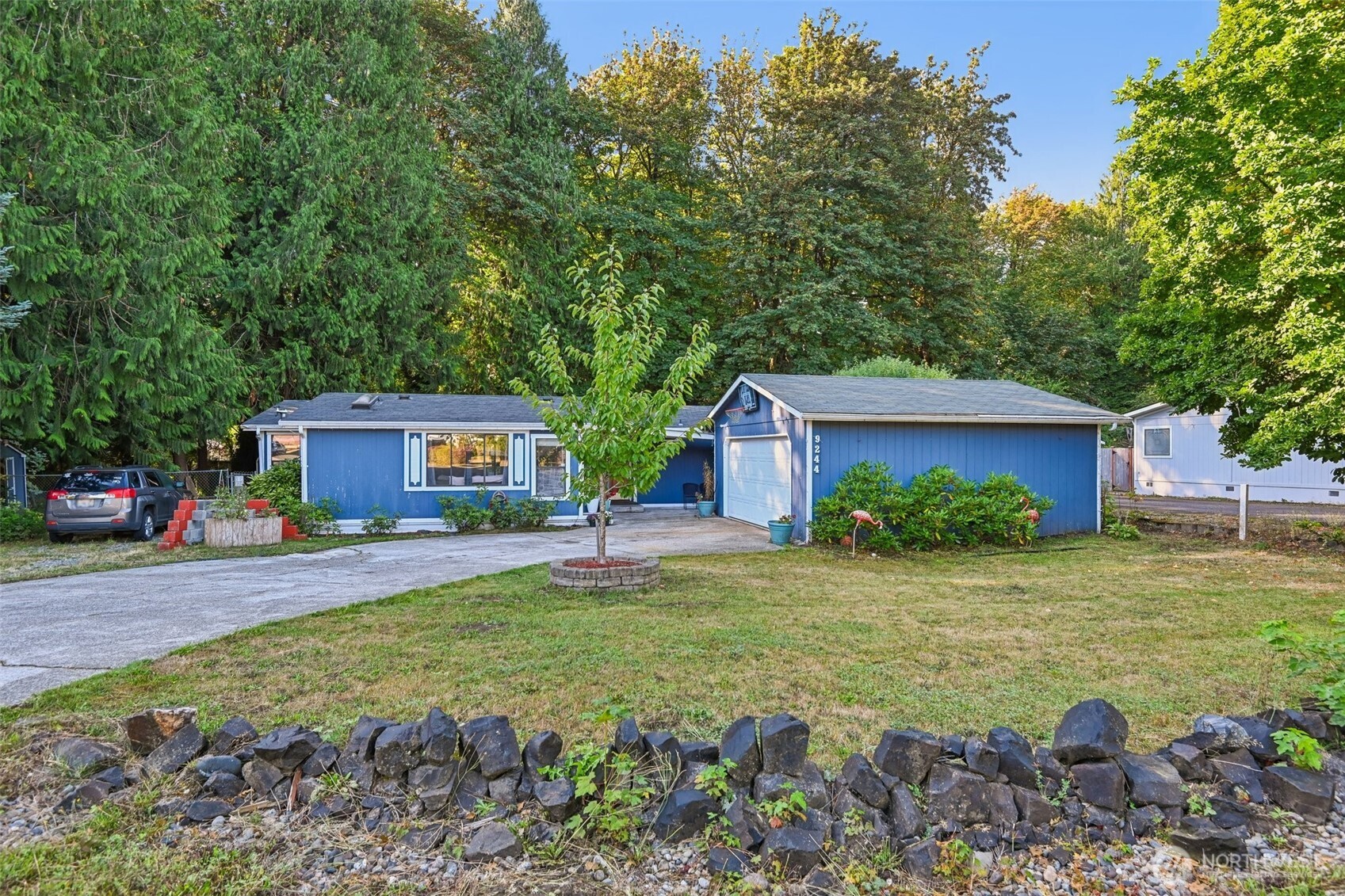 9244 Longhorn Loop SE — photo
