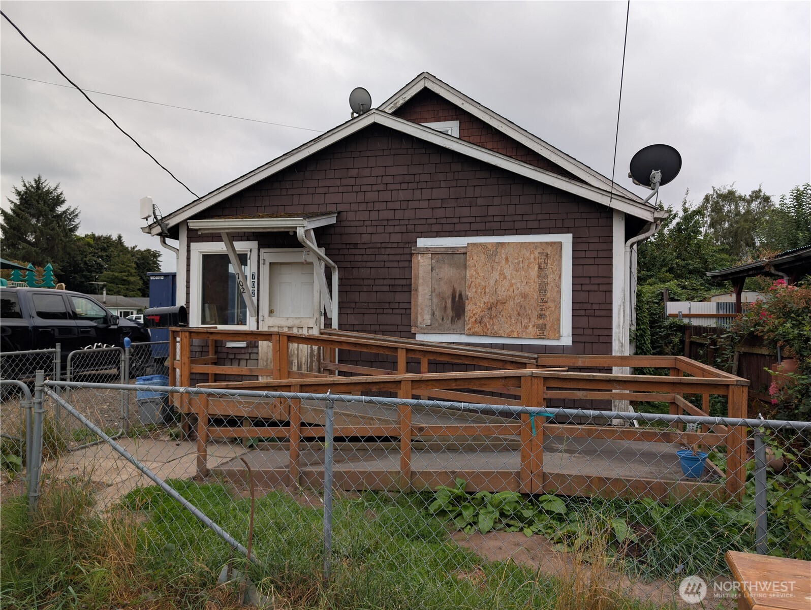 702 Elm Street — photo