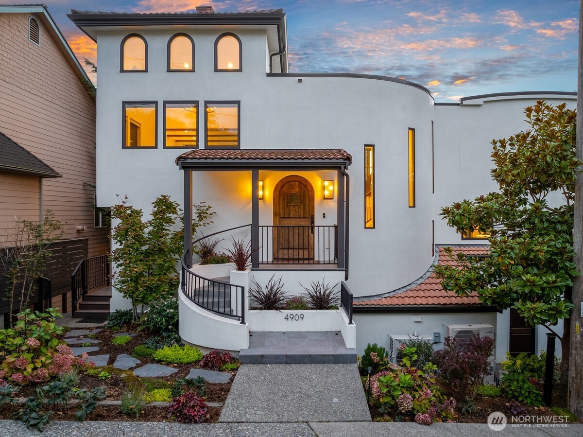 4909 SW Othello Street — photo