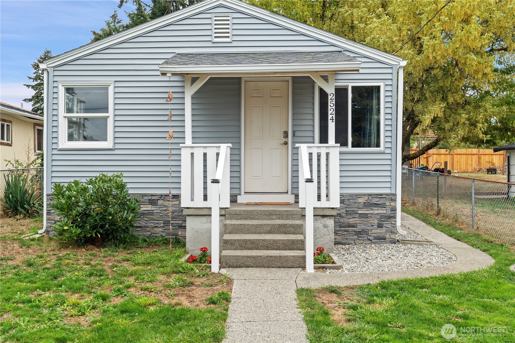 2524 Barnett Street — photo
