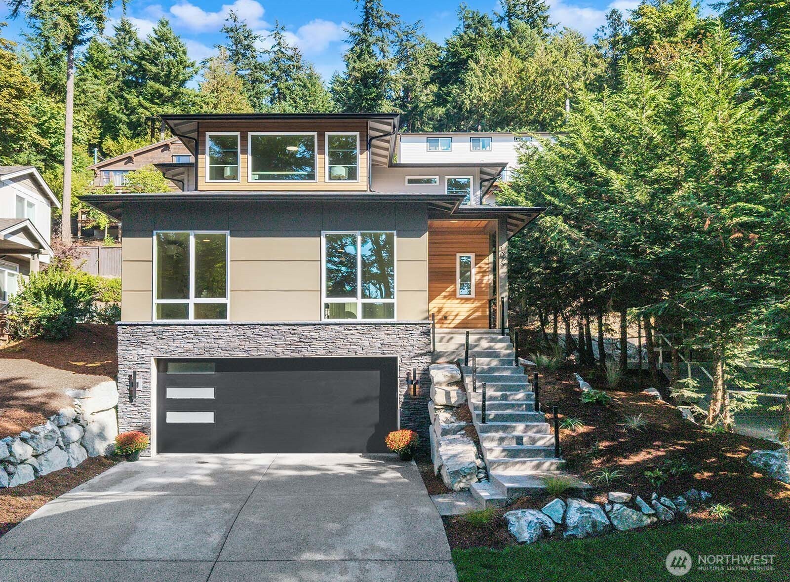 1072 205th Avenue NE — photo