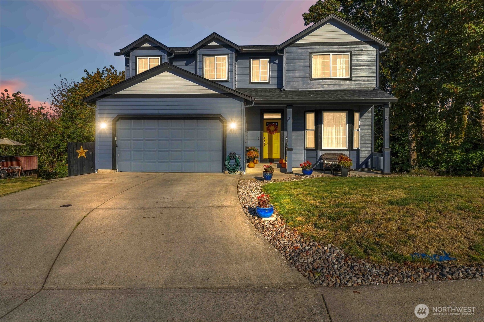929 Edinburgh Court — photo