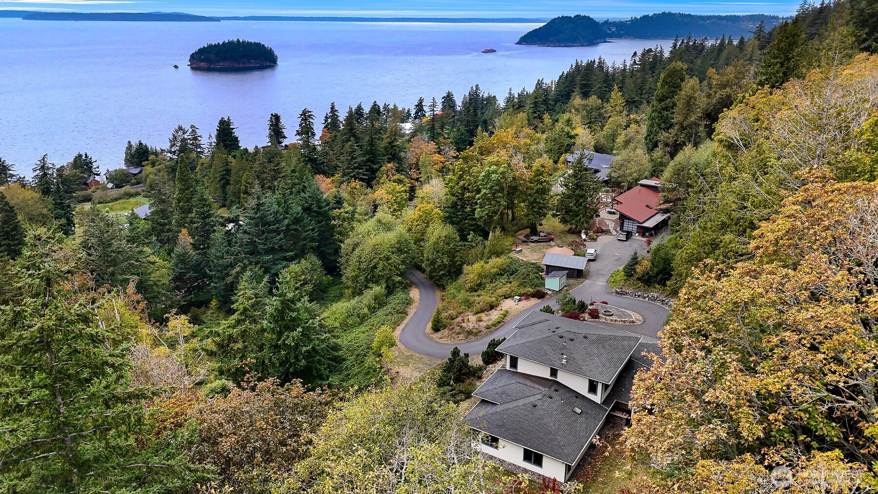 820 Chuckanut Drive — photo
