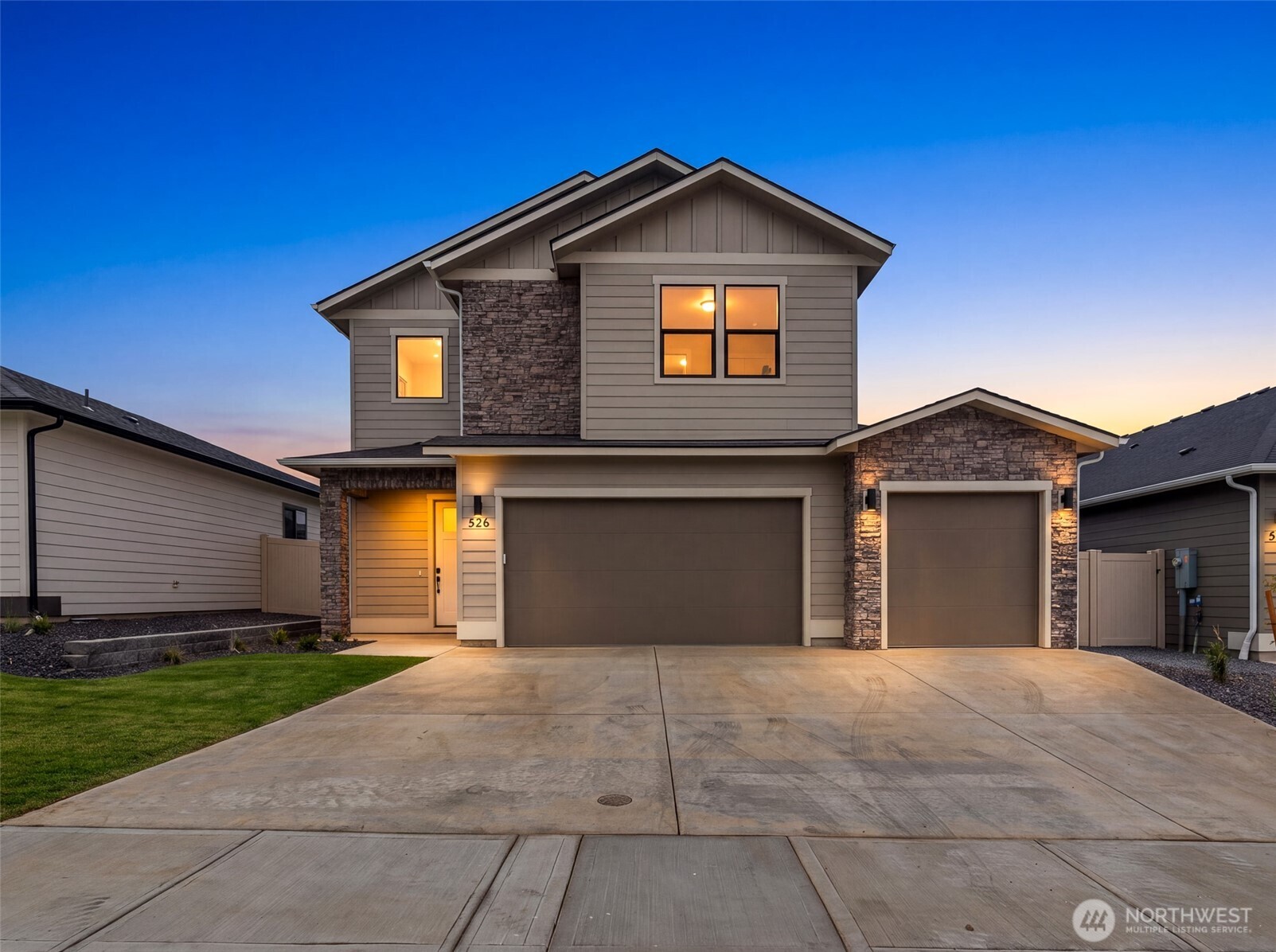 526 S Oasis Loop — photo
