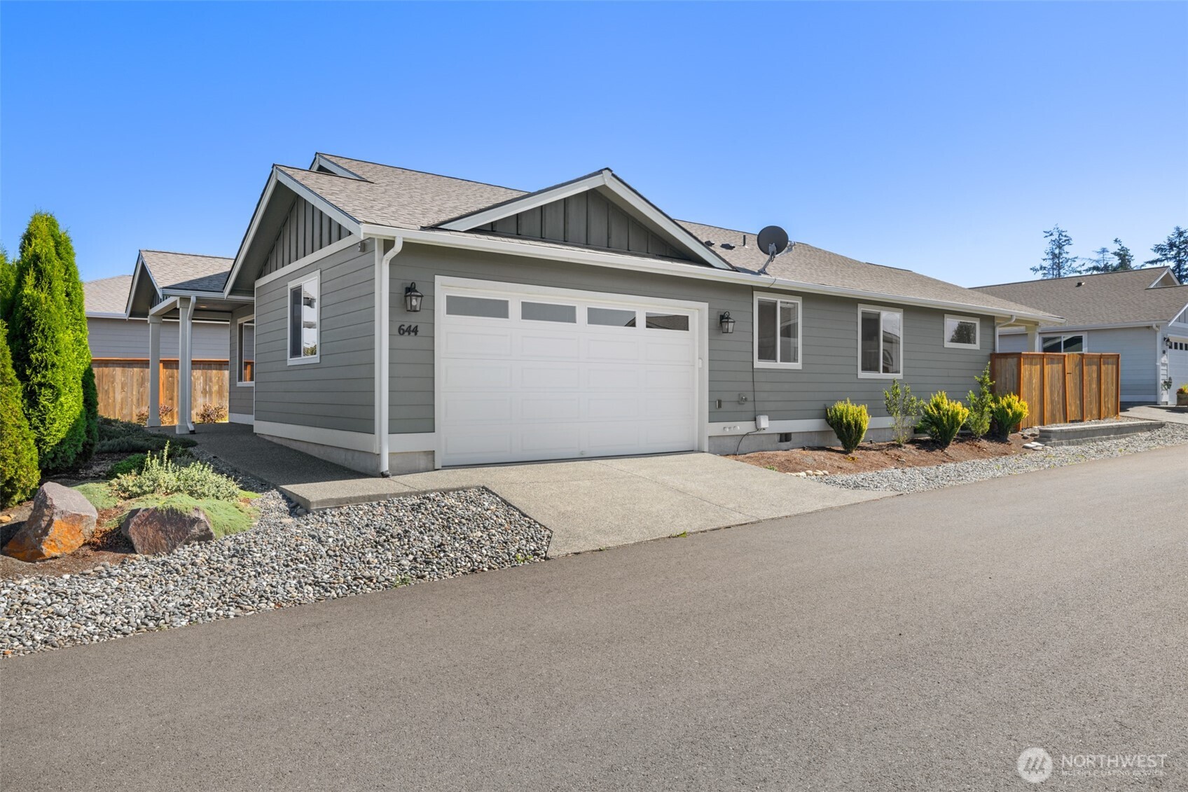 644 N Normande Lane — photo