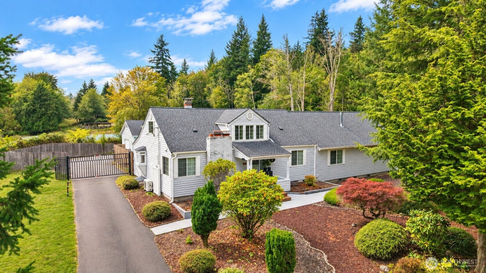 2272 Long Lake Road SE — photo