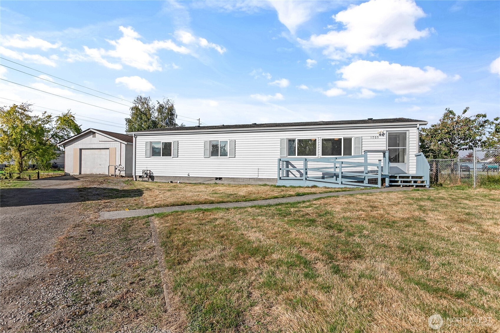 1705 N 32nd Place — photo