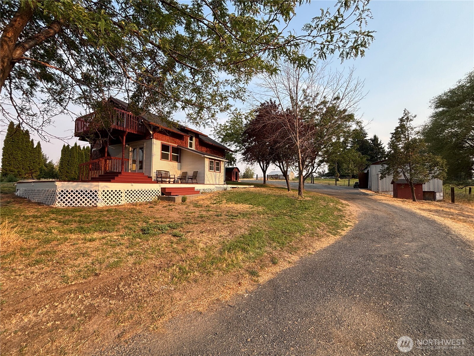 1701 Reservoir Loop Road — photo