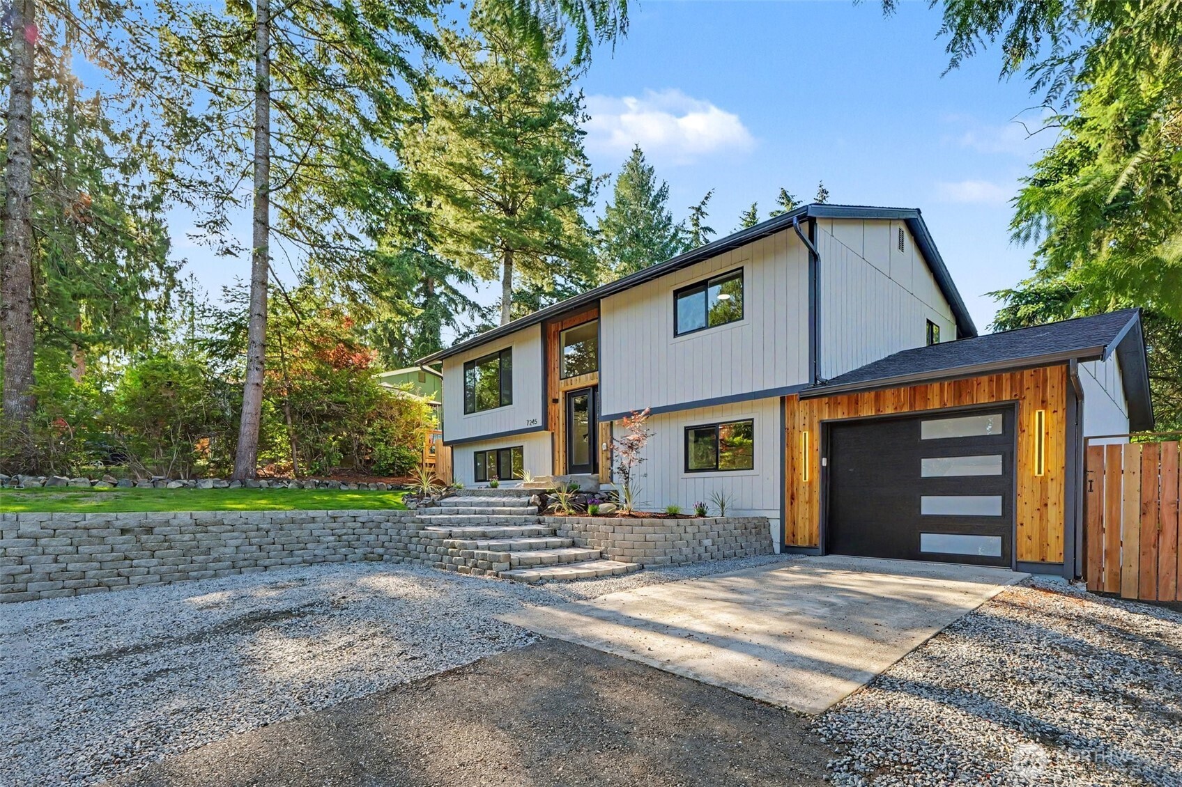 7245 E Taylor Street — photo