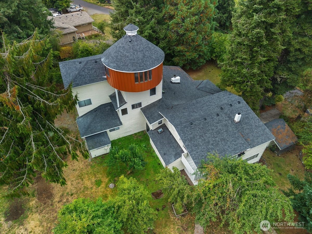 1497 Old Military Road SE — photo