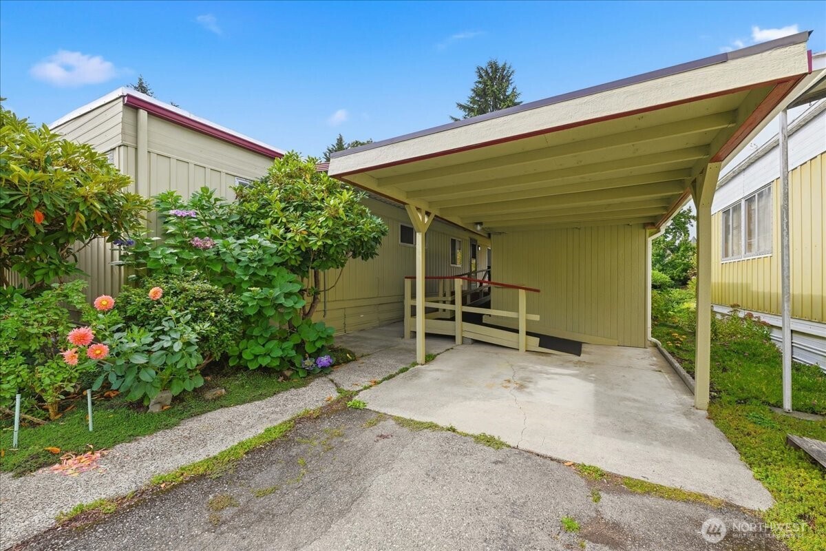 11330 E Riverside Drive #40, Bothell, WA 98043 — photo 2