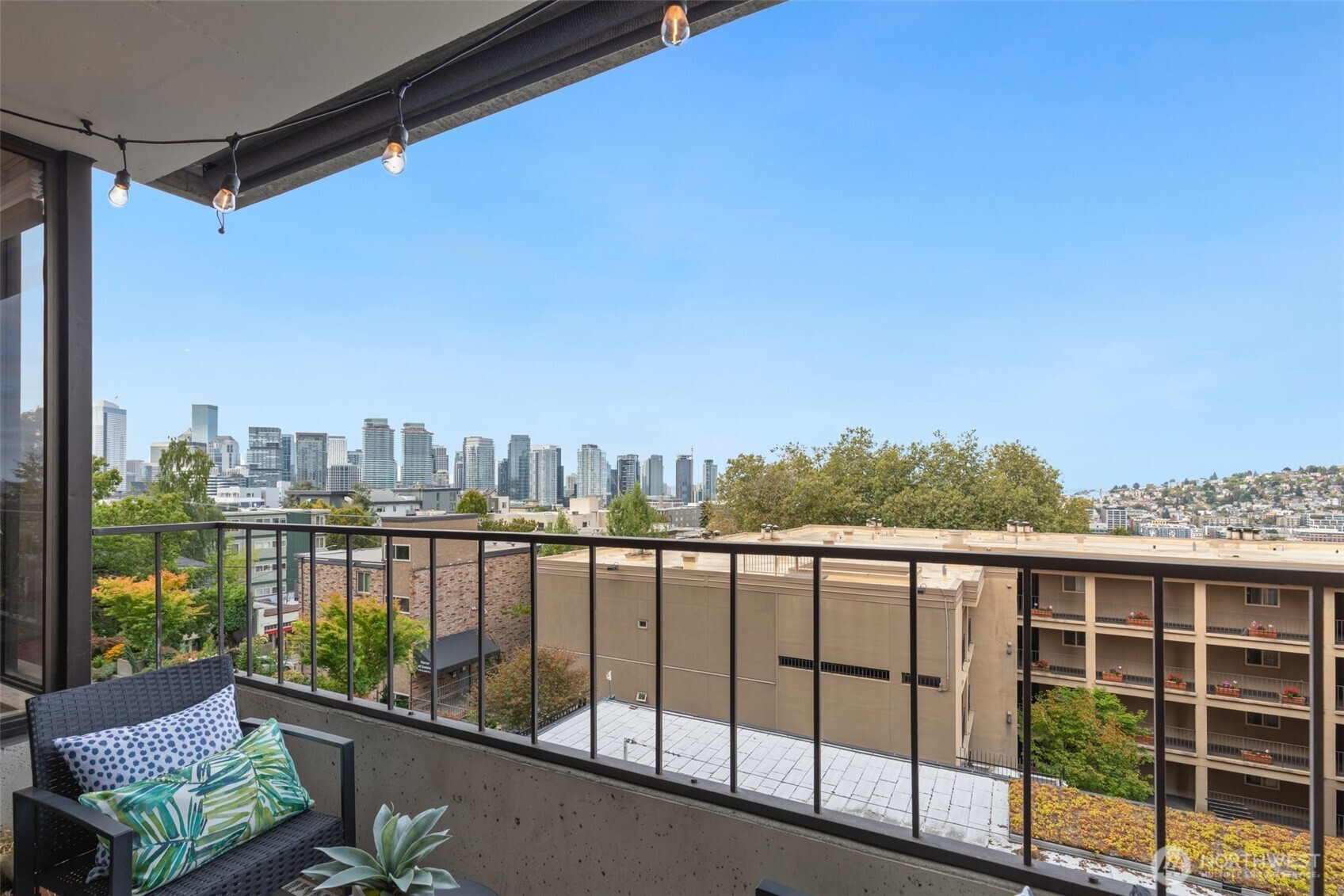 601 Belmont Avenue E #D3 — photo