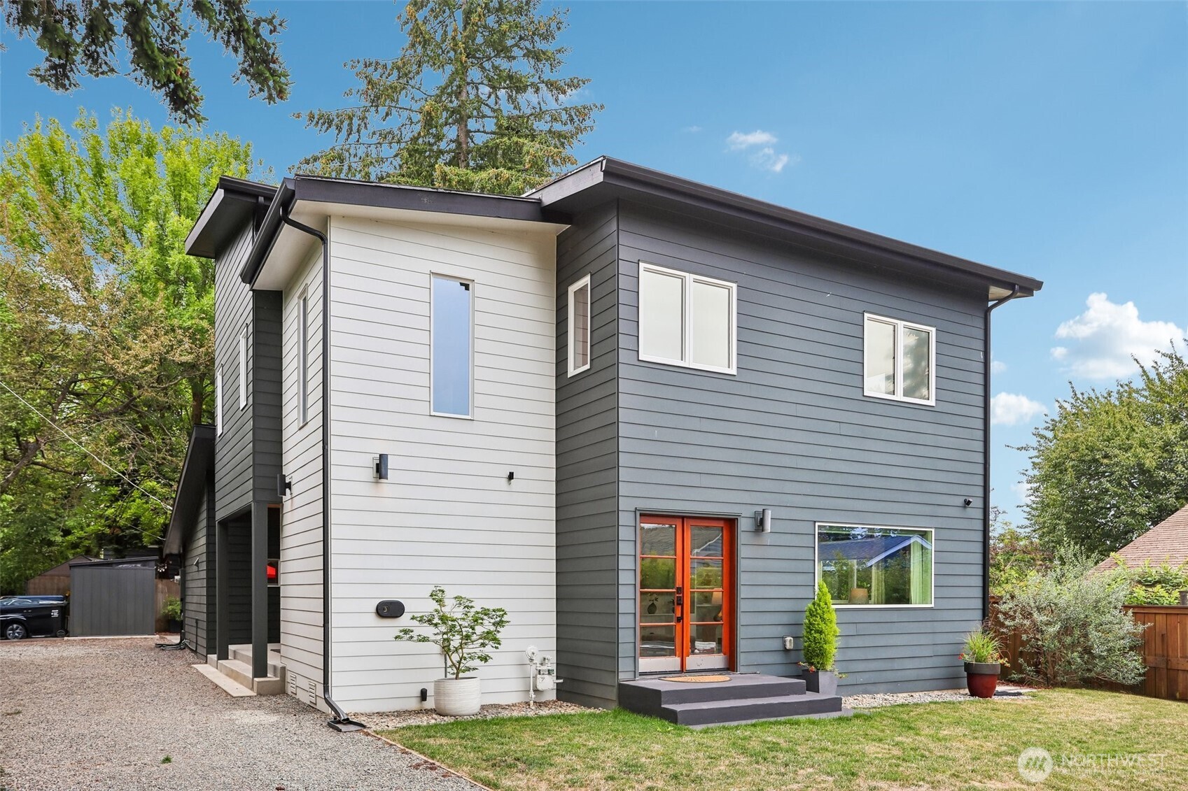 10030 37th Avenue SW — photo
