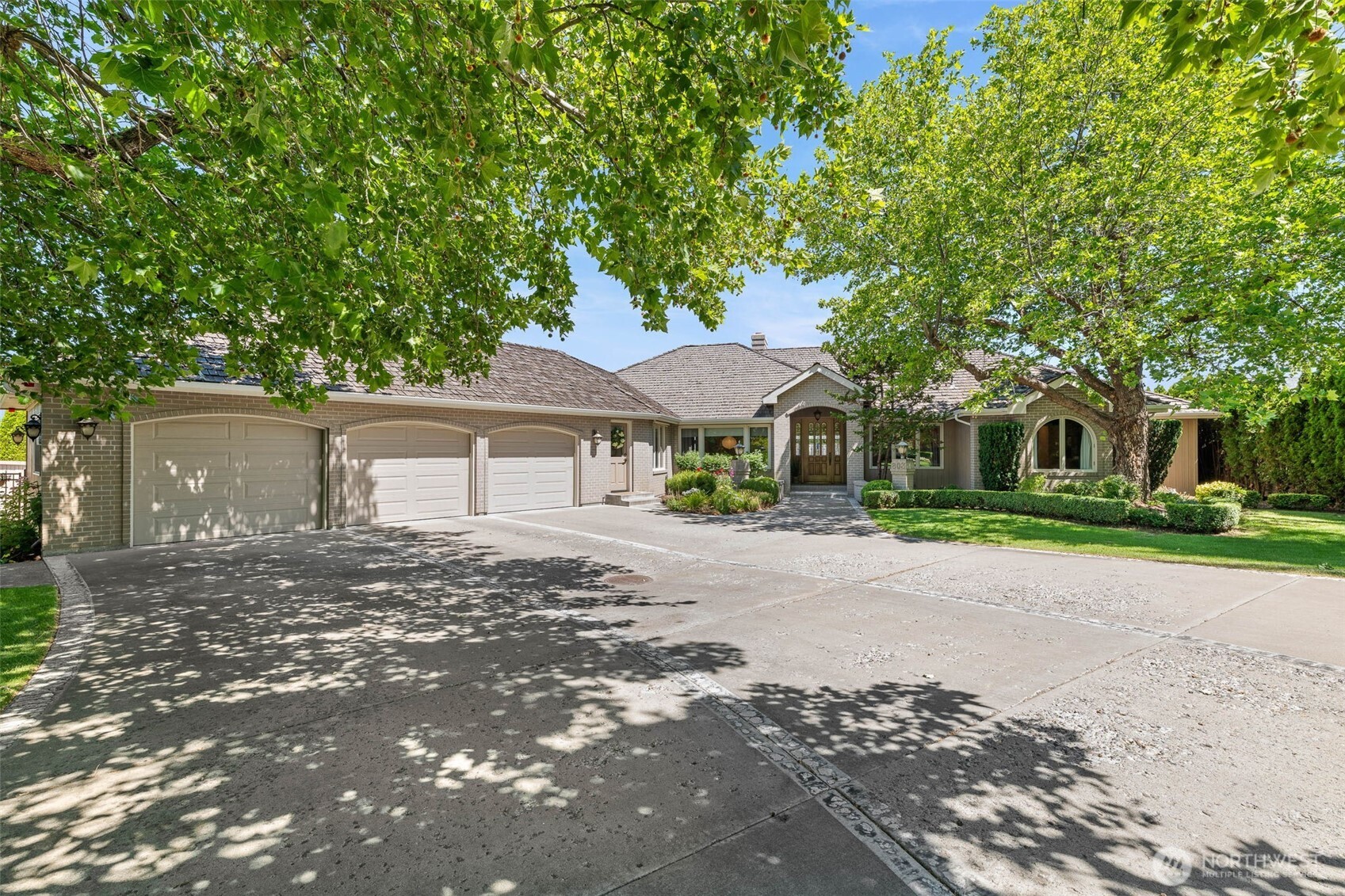 803 Cobblestone Pl — photo