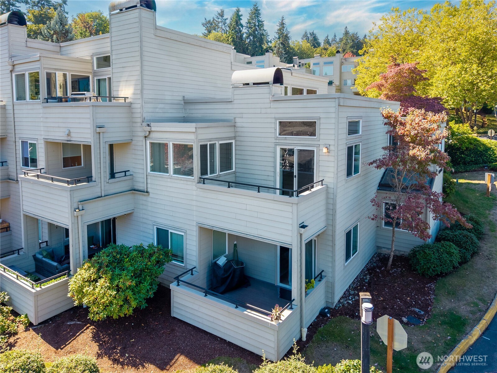7525 Old Redmond Road #403 — photo
