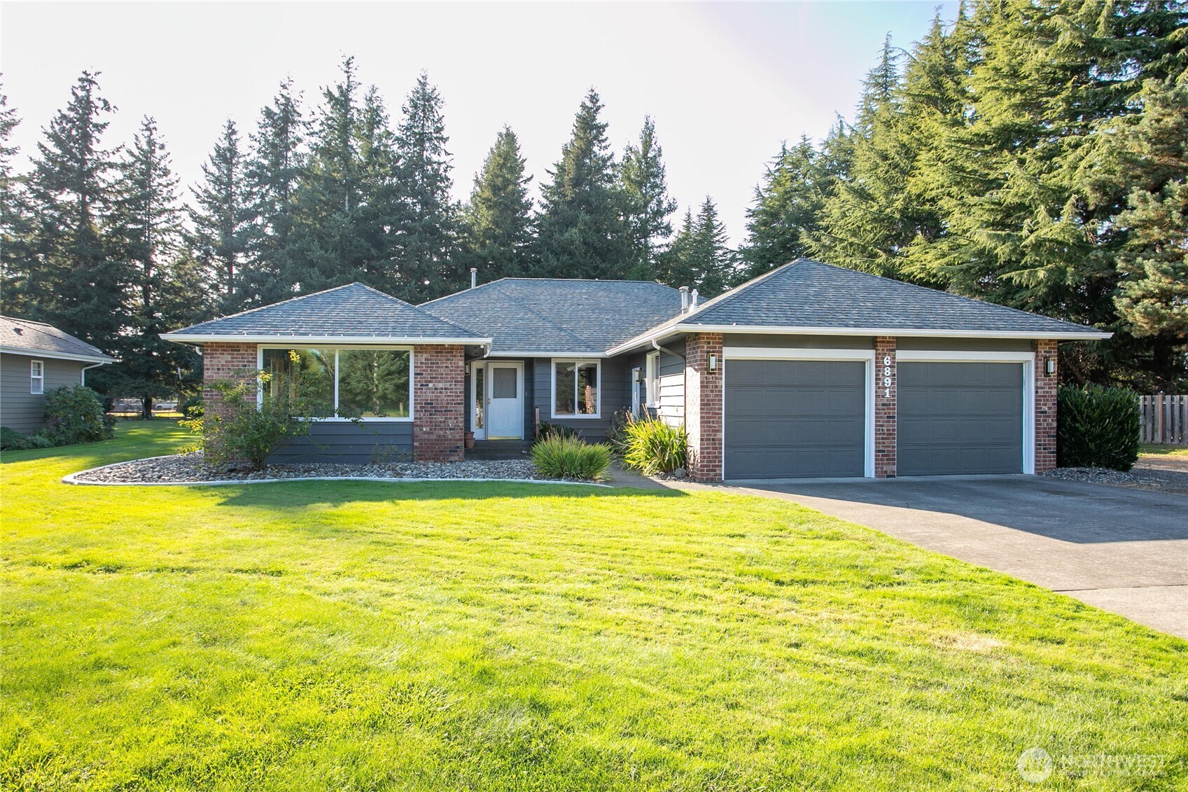 6891 raspberry dr, EVERSON WA 98247