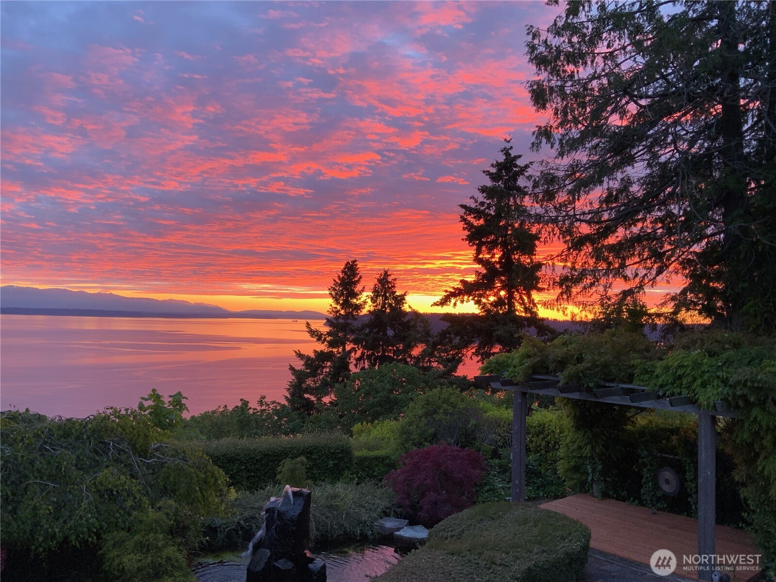 11912 Marine View Drive — photo