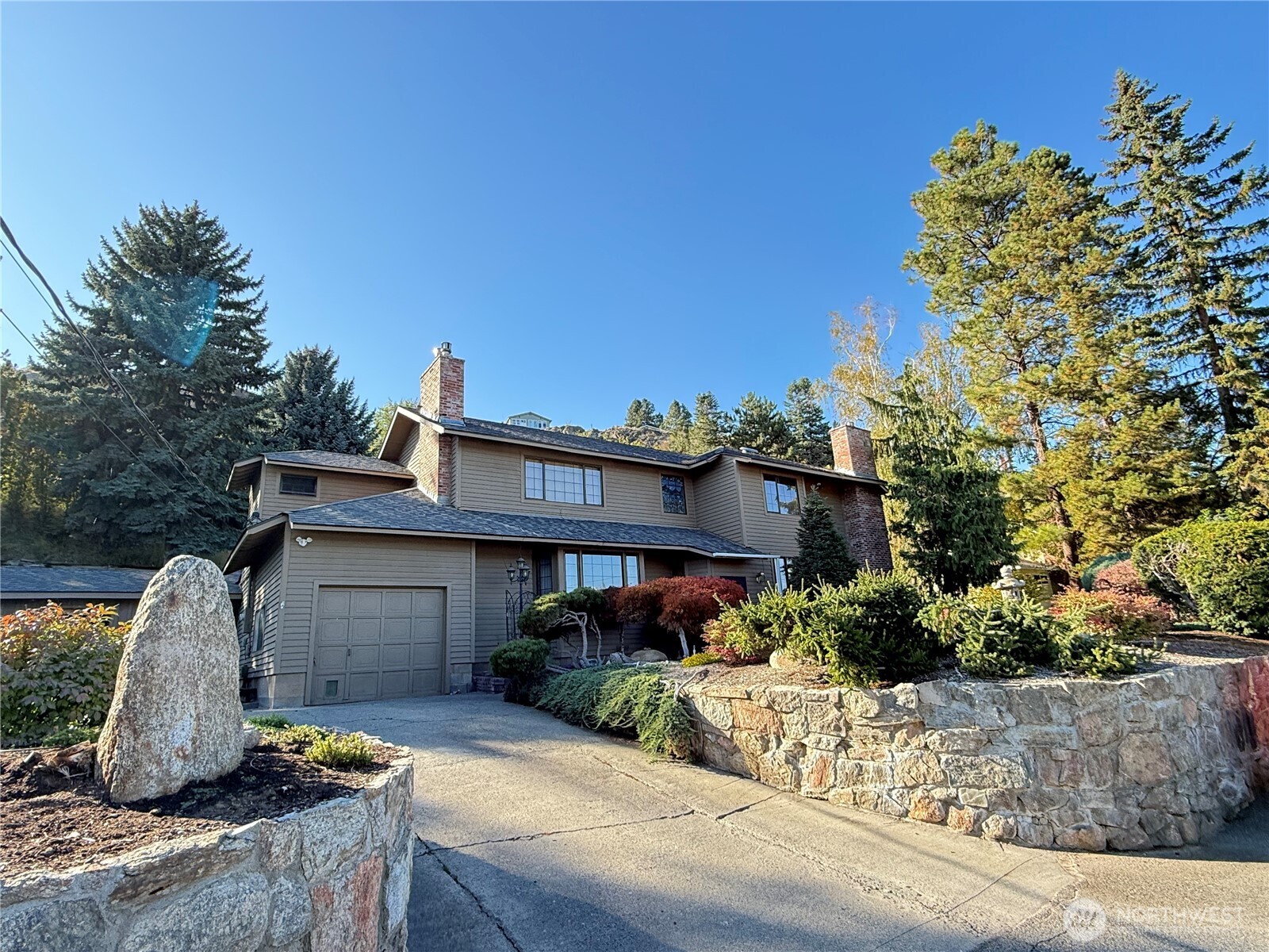 300 Canyon Court Drive — photo
