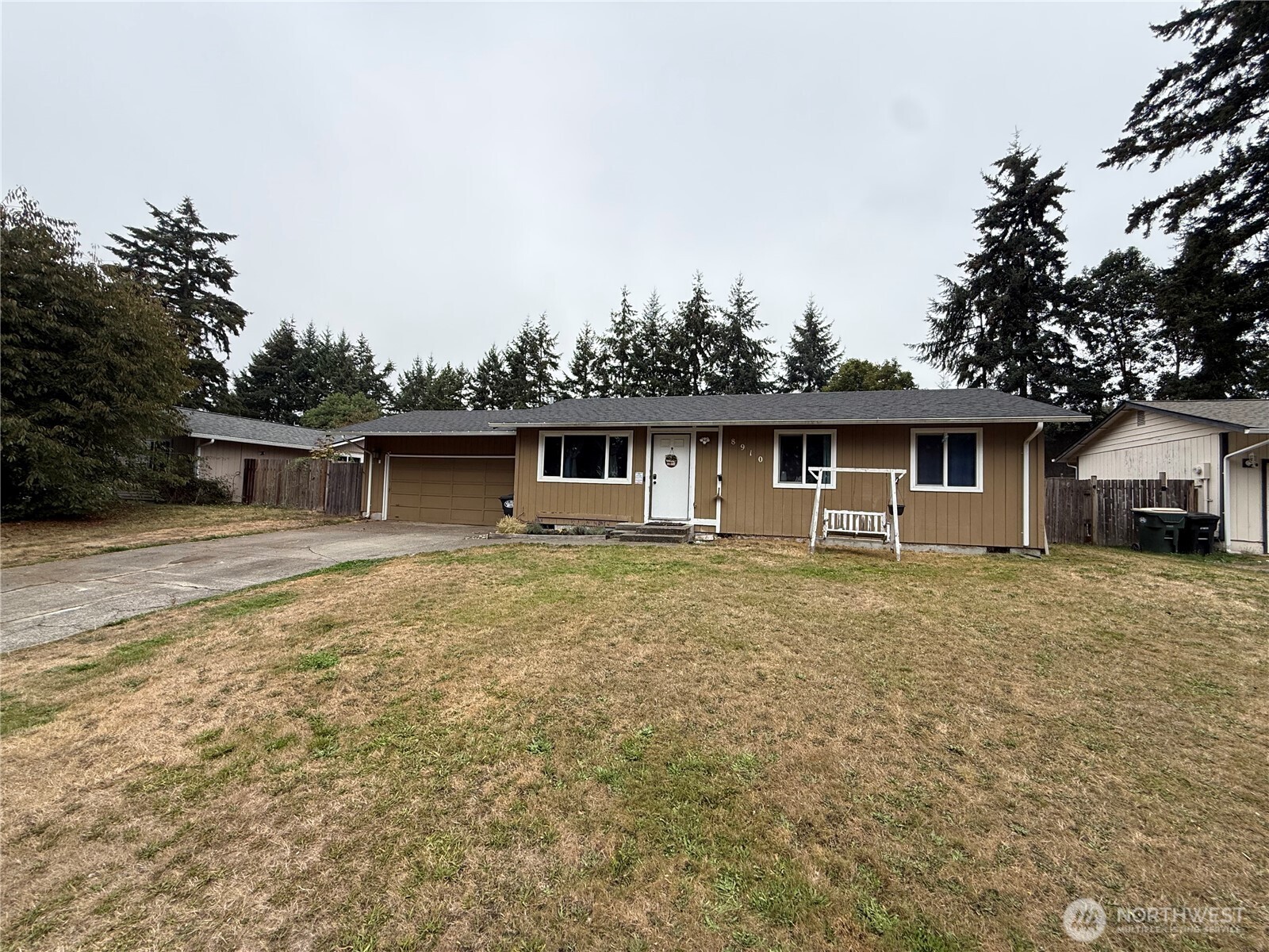8910 NE Quinault Loop — photo