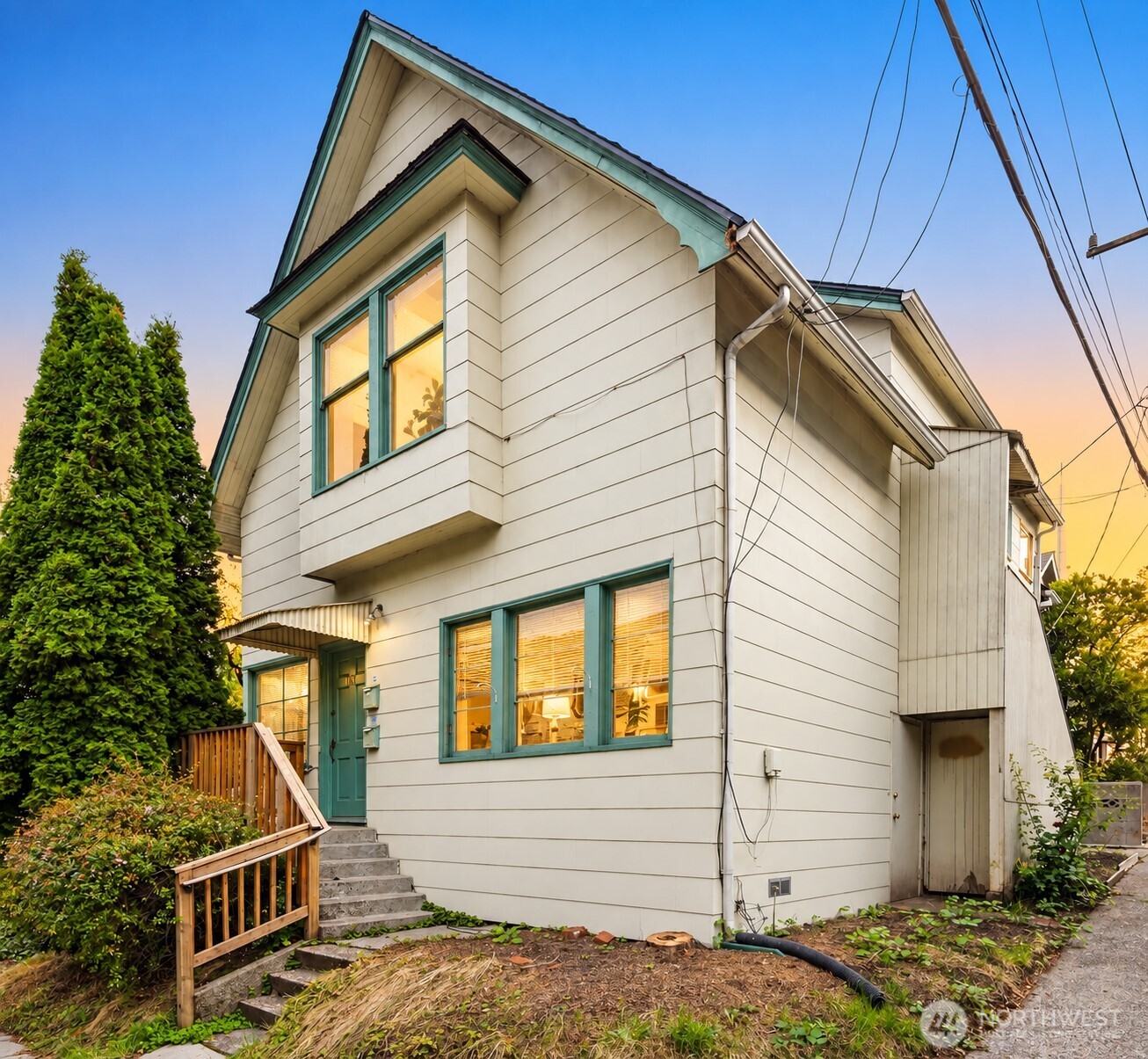 1717 E Thomas Street — photo