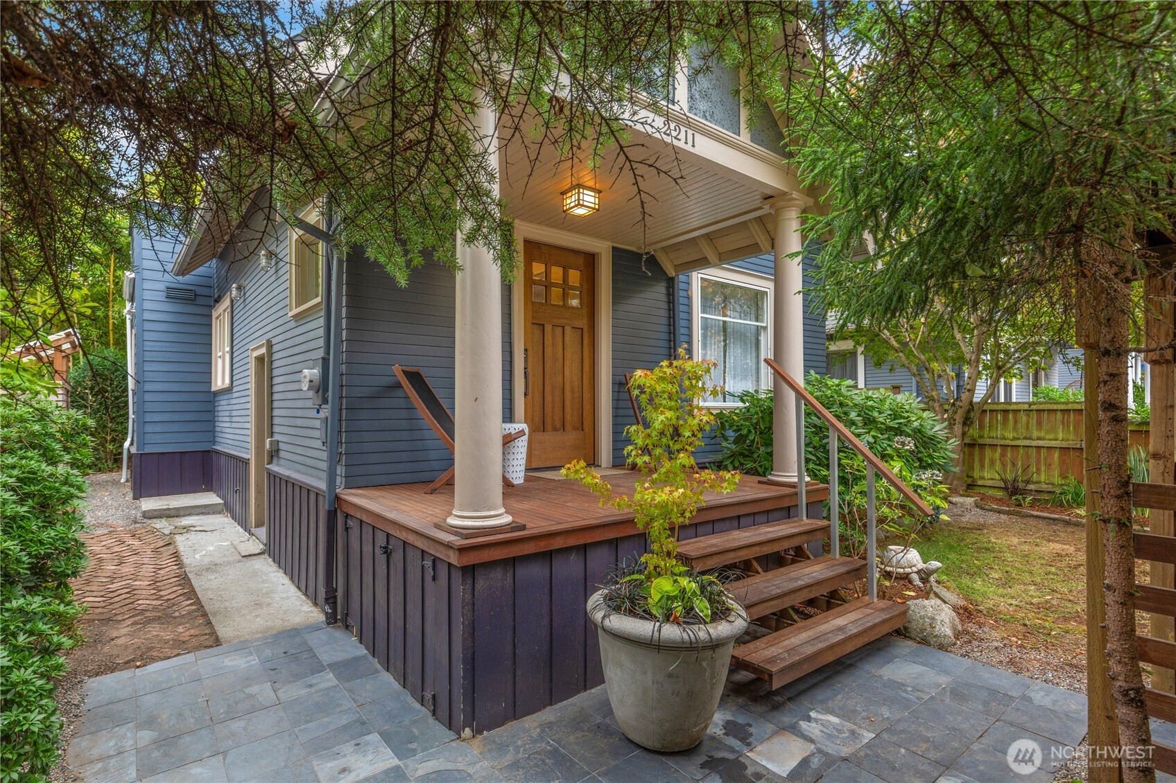 2211 E Olive Street — photo