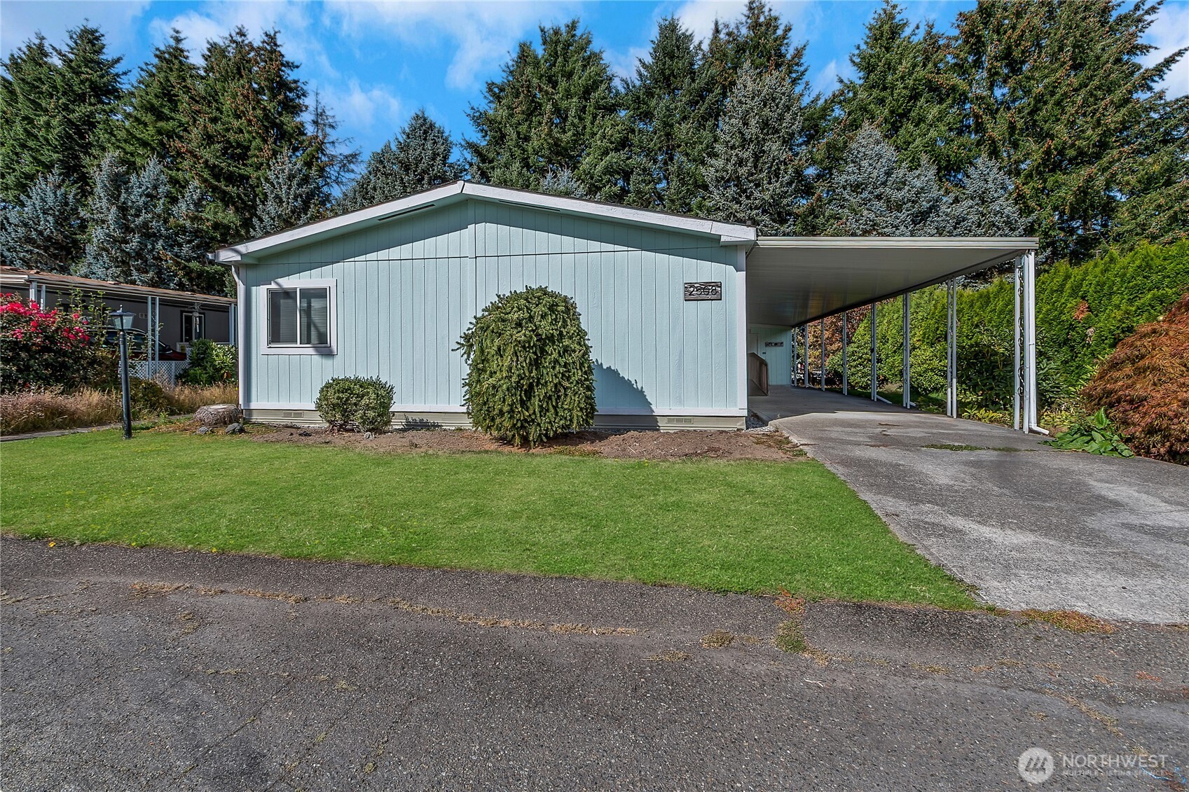 2508 Alonda Lane NE — photo