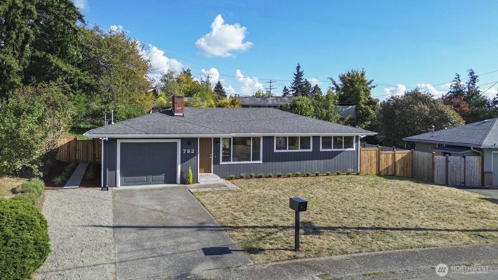 782 Lynnwood Avenue NE — photo