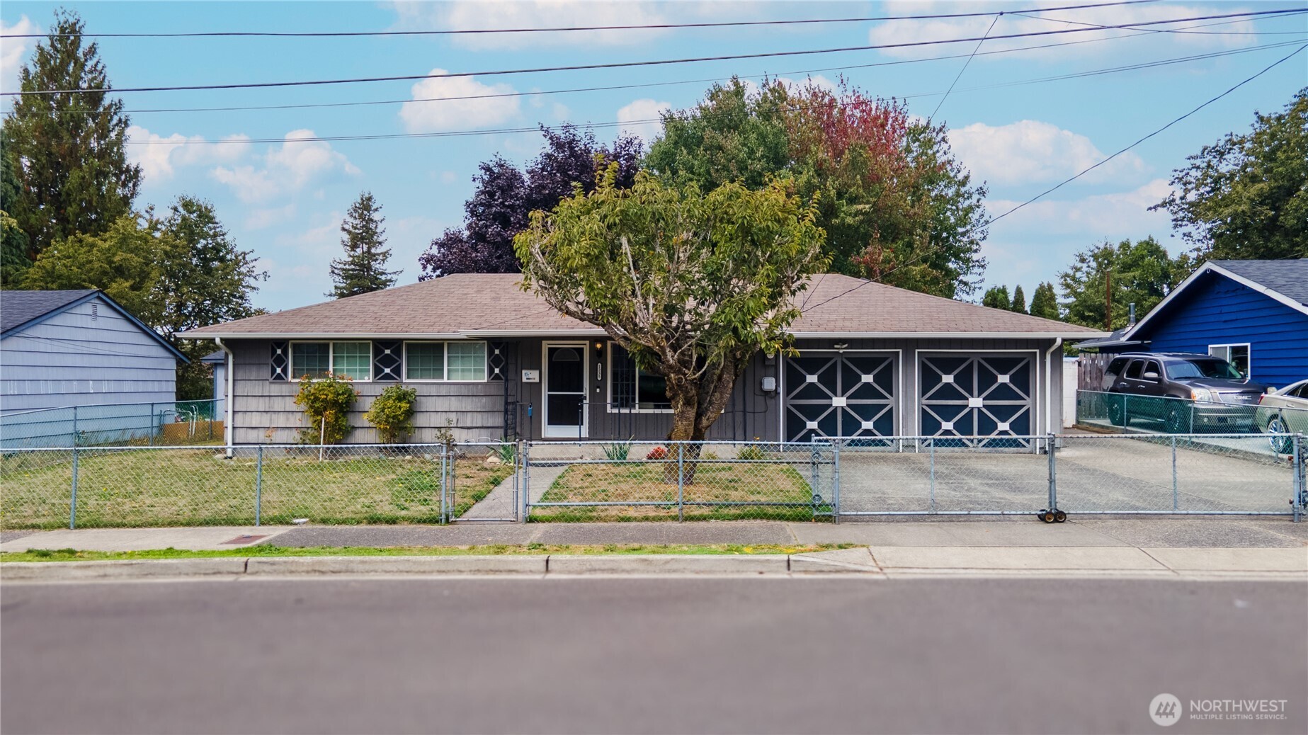 1235 25 Street SE — photo