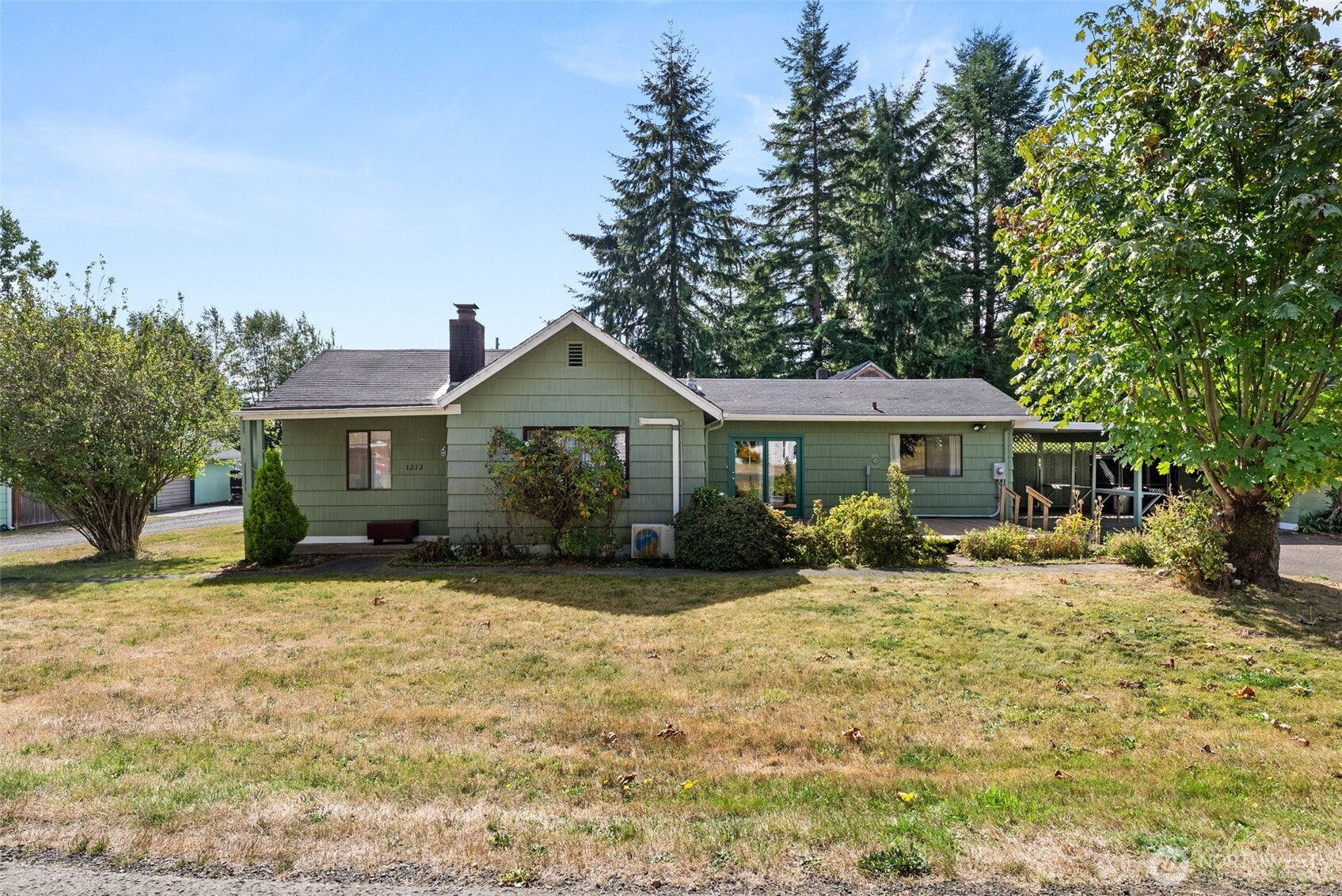 1212 Riddell Street — photo
