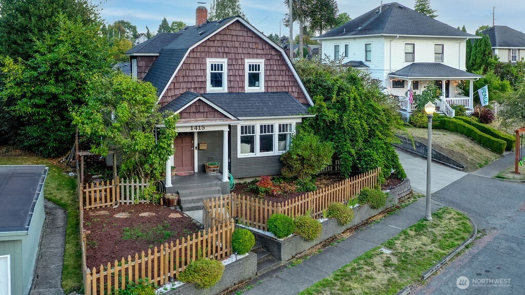 1415 N Steele Street — photo