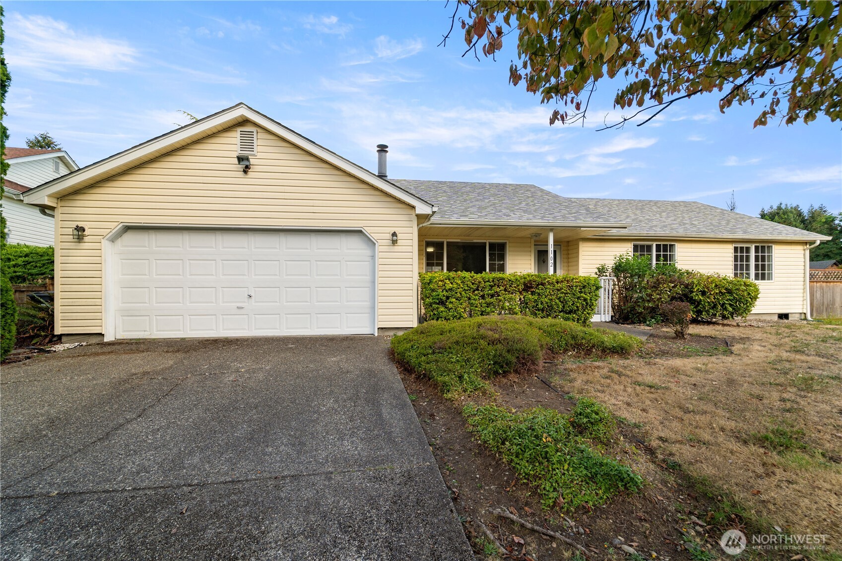 1102 Scarlet Oaks Drive SE — photo