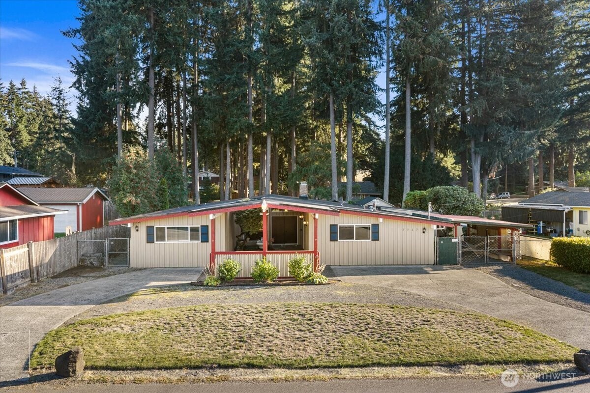 7717 Husky Way SE — photo