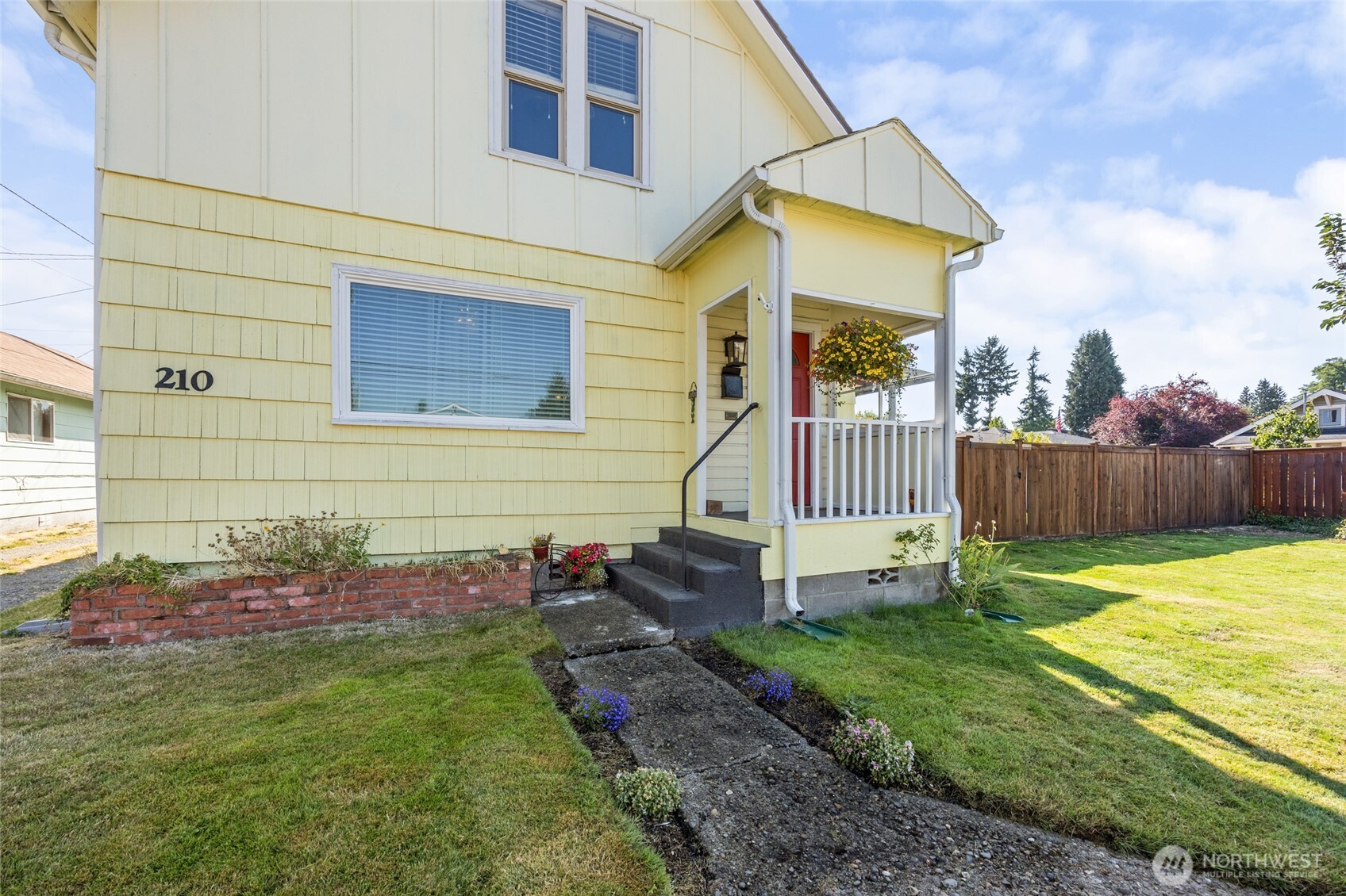 210 S Yew Street — photo