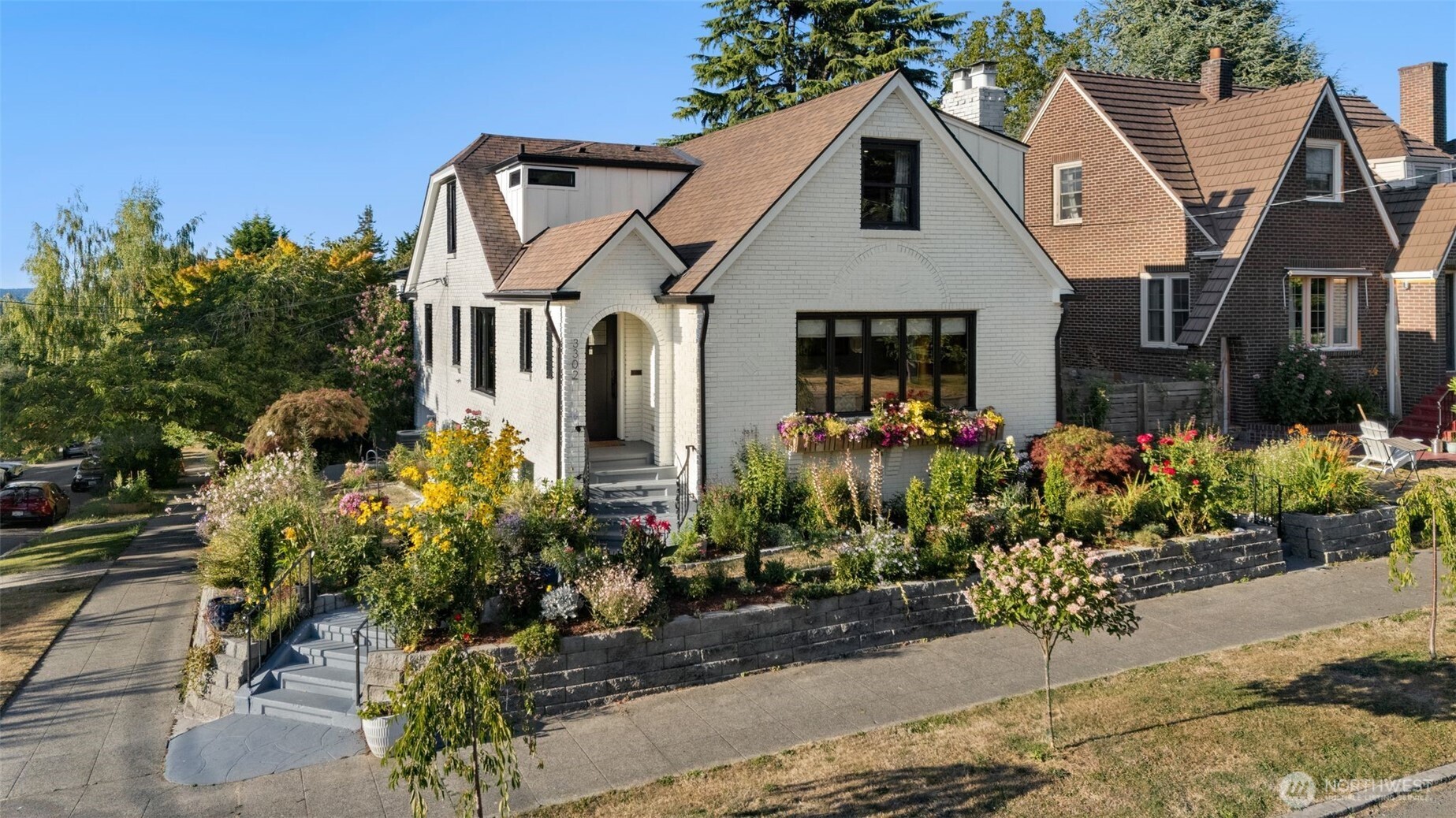 3302 E Pine Street — photo