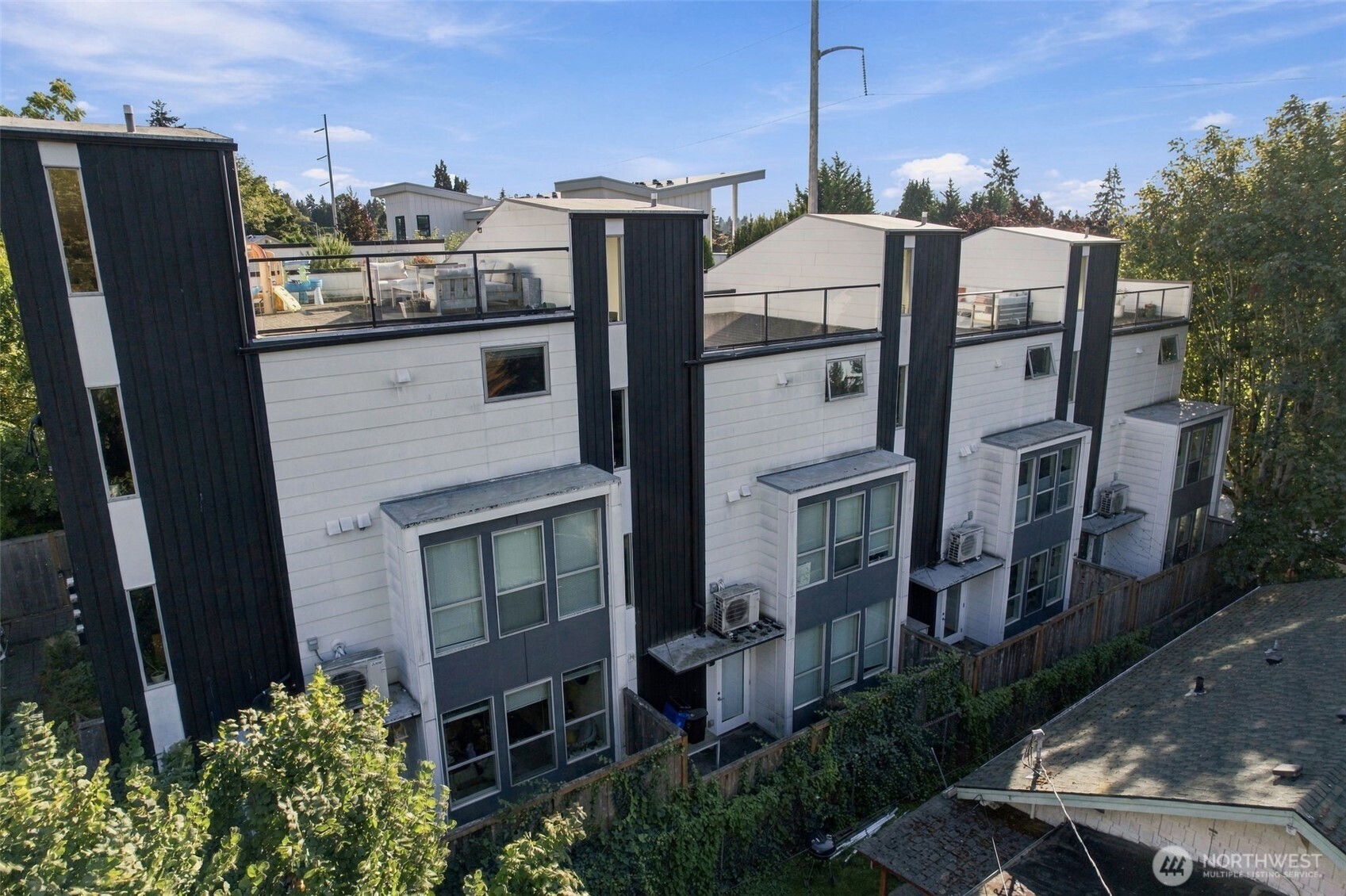 8644 Delridge SW #B — photo