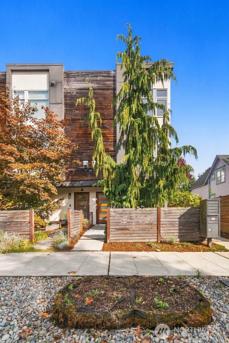 304 26th Avenue S #C — photo