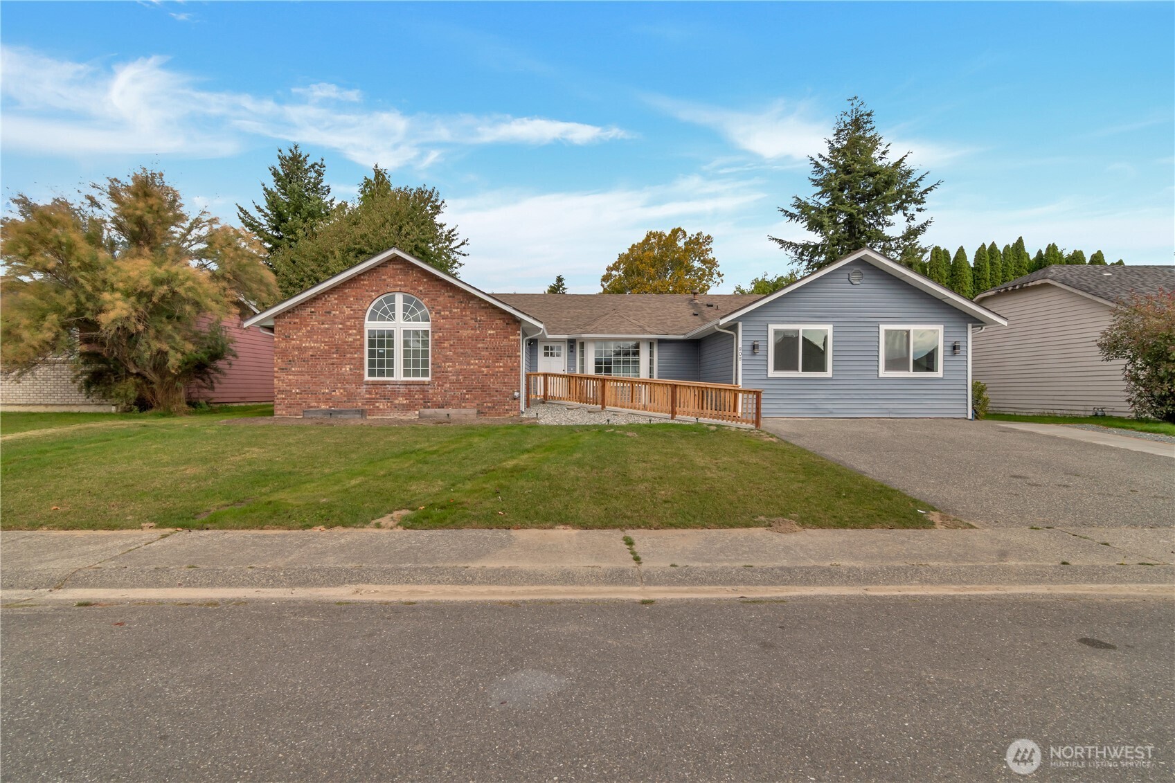 808 Sauk Mountain Drive — photo