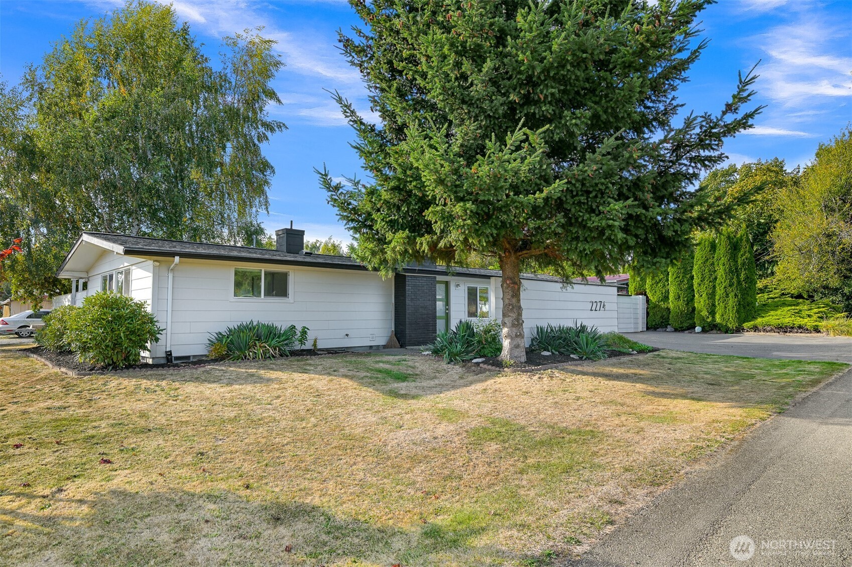 2274 Hawthorne Street — photo
