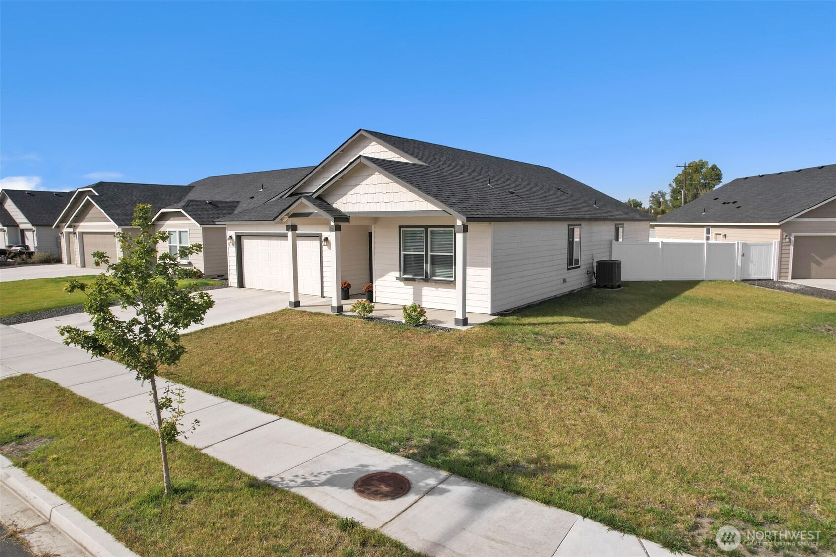 4212 W Bufflehead Blvd — photo