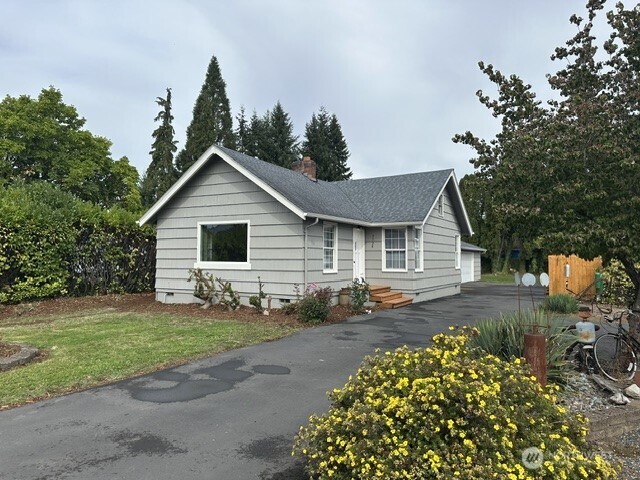 3324 Ocean Beach Highway — photo