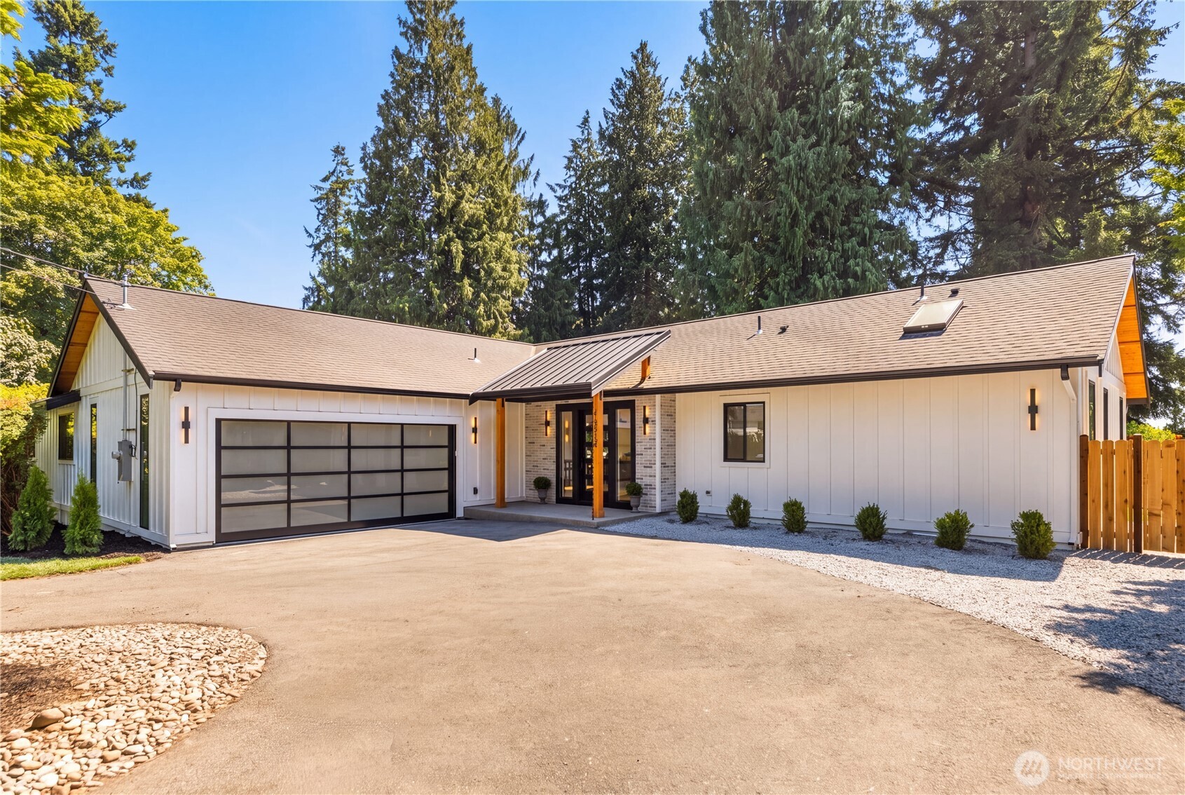 15729 Larch Way — photo