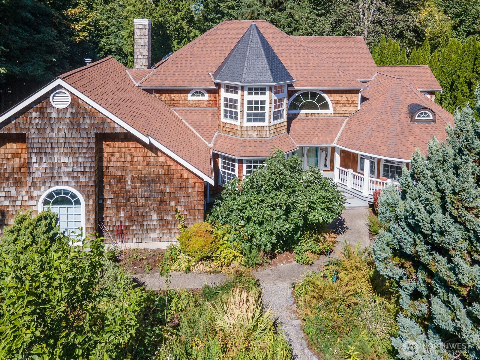 5209 Vine Court NE — photo
