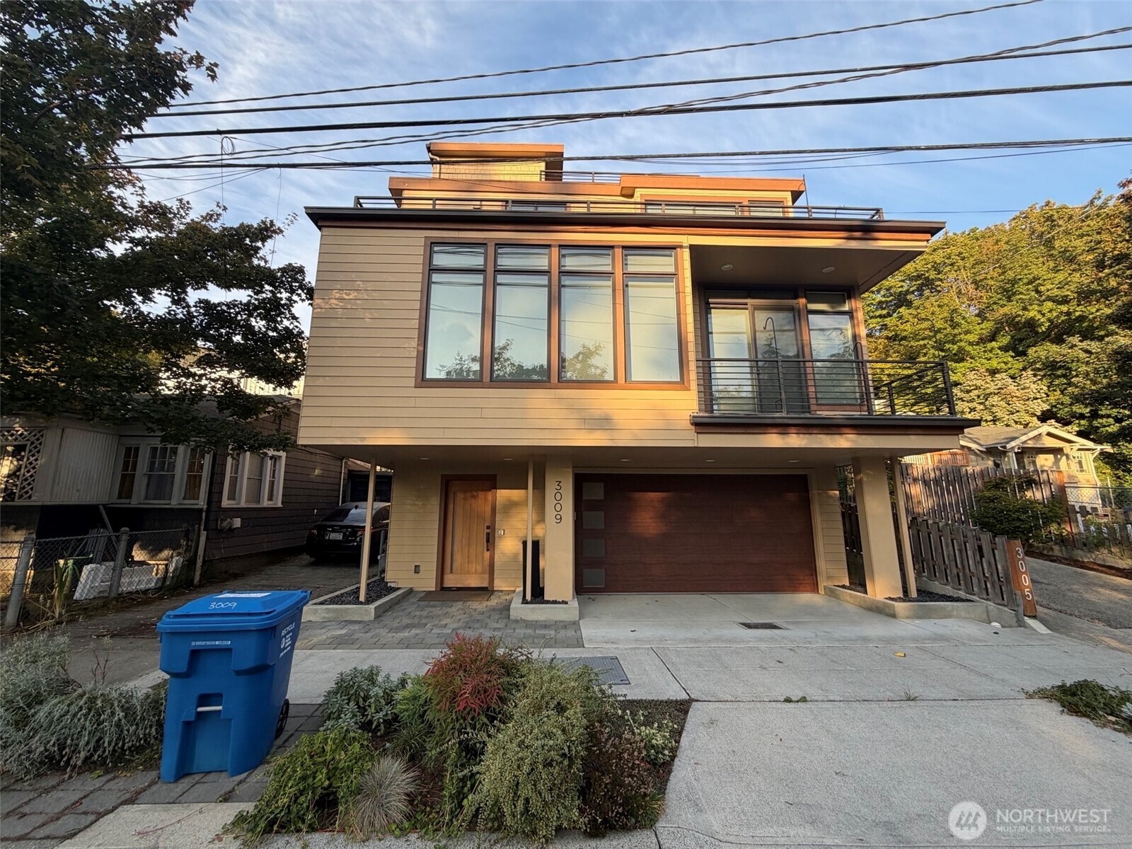 3009 Harbor Avenue SW — photo