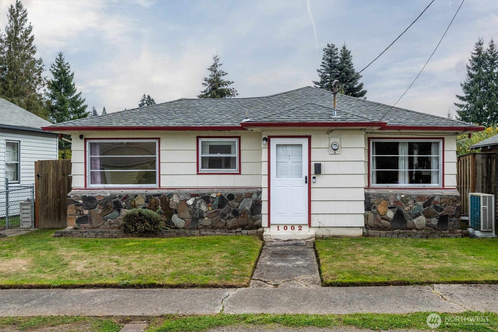 1002 N 10th Avenue — photo