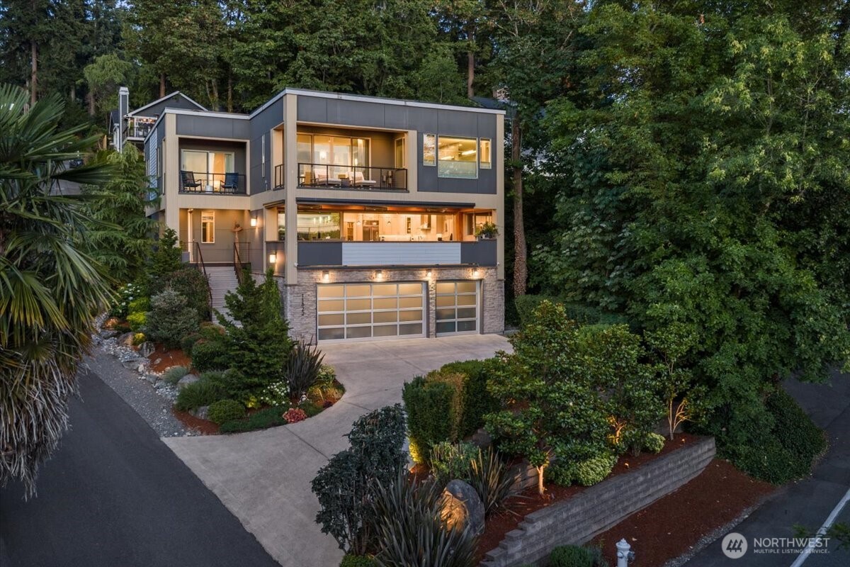 11822 Holmes Point Drive NE — photo