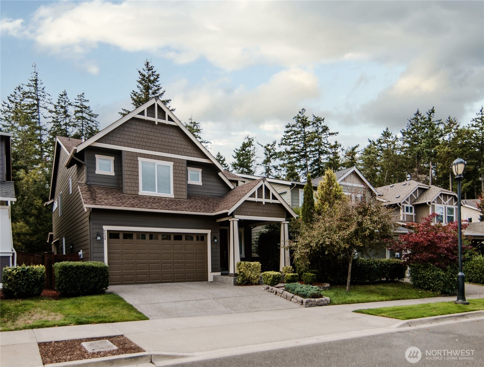 4000 Campus Willows Loop NE — photo