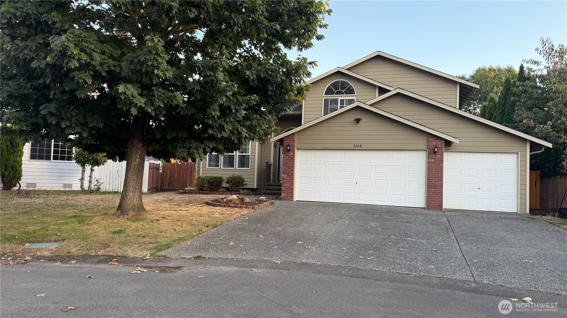 5204 59th Place NE — photo